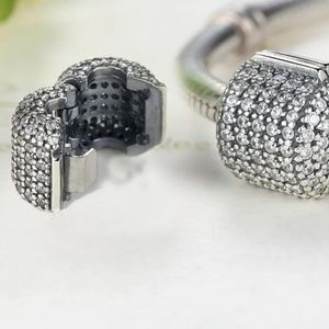 A set Charms Beads 💞💞💞